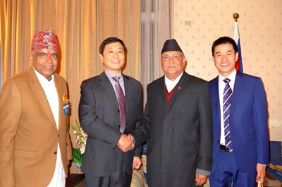 尼泊尔总理奥利（左三）接见安博·体育董事长章小华